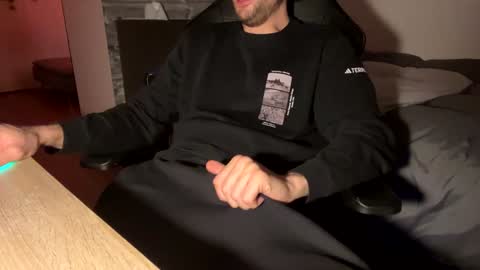 Snapshot of fabian_196 chatting on January 20, 2025, 9:11 pm Call me bitch online show from January 20, 2025, 9:11 pm