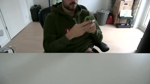 Snapshot of fabian_196 chatting on October 29, 2025, 3:03 pm Call me bitch online show from October 29, 2025, 3:03 pm