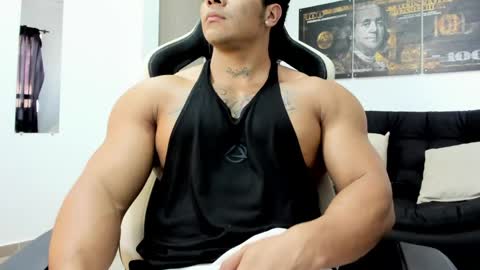 Snapshot of fabian_arango chatting on May 7, 2026, 3:06 pm Fabian arango online show from May 7, 2026, 3:06 pm