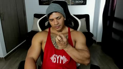 Snapshot of fabian_arango chatting on May 13, 2026, 2:25 pm Fabian arango online show from May 13, 2026, 2:25 pm