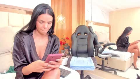 Snapshot of fabiana_rodriguez chatting on January 24, 2025, 1:03 am Fabi online show from January 24, 2025, 1:03 am