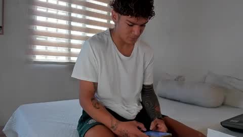 Snapshot of fabrizio_amery chatting on December 27, 2024, 2:54 pm - A N D E R online show from December 27, 2024, 2:54 pm