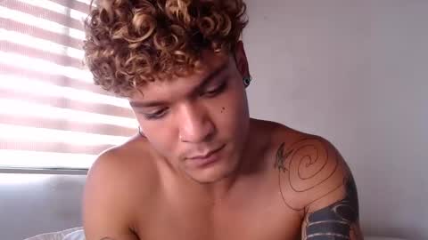 Snapshot of fabrizio_amery chatting on December 29, 2024, 7:11 pm - A N D E R online show from December 29, 2024, 7:11 pm