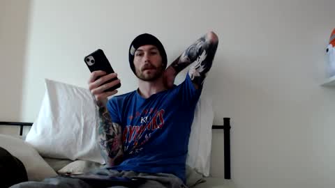 facialfan44 online show from November 3, 2025, 6:20 pm