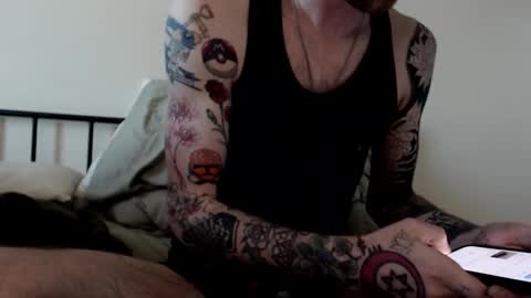 facialfan44 online show from November 4, 2025, 11:04 pm