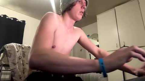 Snapshot of fadedboy4u chatting on December 18, 2025, 7:31 pm fadedboy4u online show from December 18, 2025, 7:31 pm