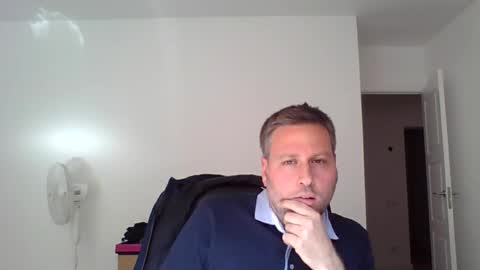 Snapshot of faer_087 chatting on October 10, 2025, 11:20 am faer_087 online show from October 10, 2025, 11:20 am