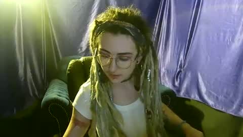 Fae online show from November 8, 2025, 10:48 am