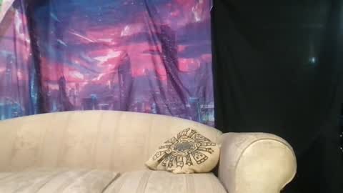 Fae online show from November 18, 2025, 12:42 pm