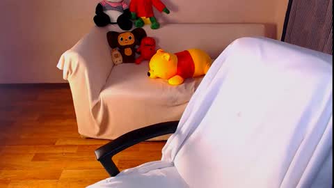 Elli  online show from January 6, 2026, 9:50 pm