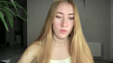 fairy_face online show from October 5, 2025, 8:40 pm