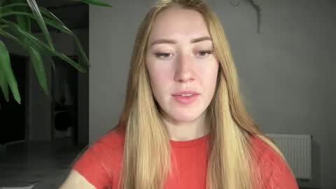 fairy_face online show from October 15, 2025, 9:04 pm