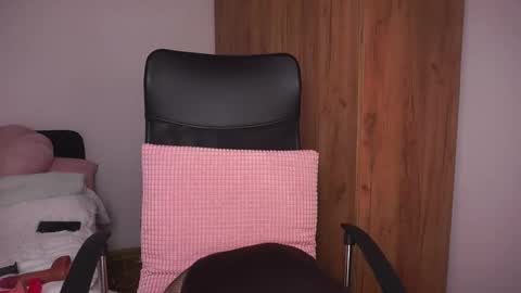 Kamila online show from November 29, 2025, 9:07 pm