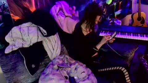 Snapshot of fairy_moan chatting on February 15, 2026, 7:27 am fairy_moan online show from February 15, 2026, 7:27 am