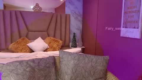 FAIRY online show from December 4, 2025, 8:50 pm