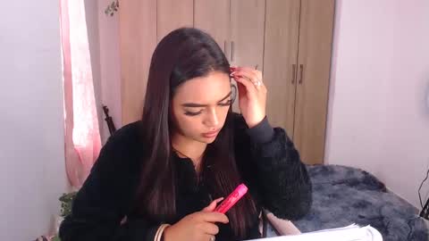 fairylatin online show from February 9, 2025, 3:23 pm