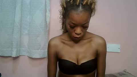 Snapshot of faizah_ chatting on May 17, 2026, 11:39 am faizah_ online show from May 17, 2026, 11:39 am
