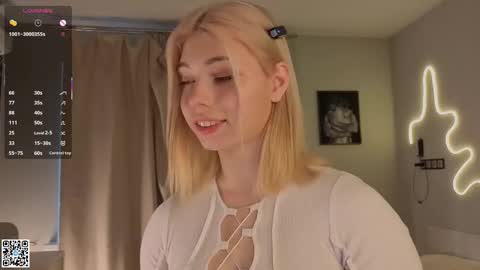 Emilia online show from October 30, 2025, 4:14 am