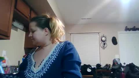 fall_flowers96 online show from March 20, 2026, 3:55 am