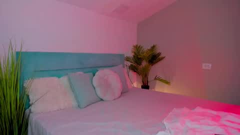 Lana online show from November 20, 2025, 12:11 am