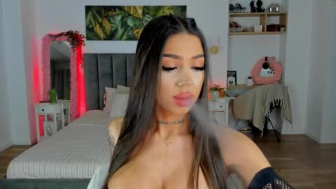 Jennifer online show from October 6, 2025, 6:49 pm