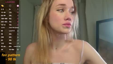 fancyamelia online show from December 23, 2025, 5:27 am