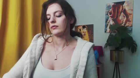 Nadine online show from January 8, 2025, 12:26 pm