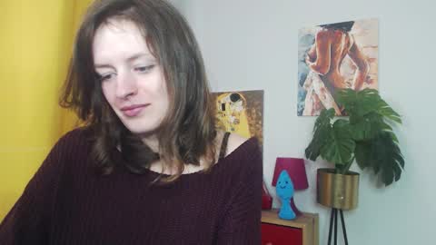 Nadine online show from November 12, 2025, 6:14 am