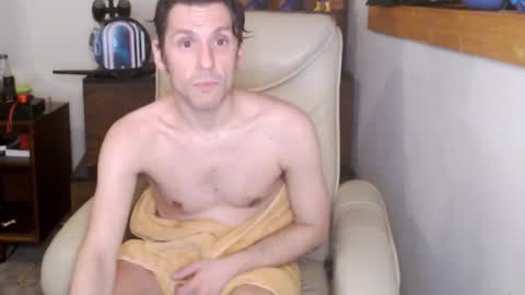 Snapshot of fanfriction chatting on March 18, 2026, 5:43 am Fan Friction online show from March 18, 2026, 5:43 am