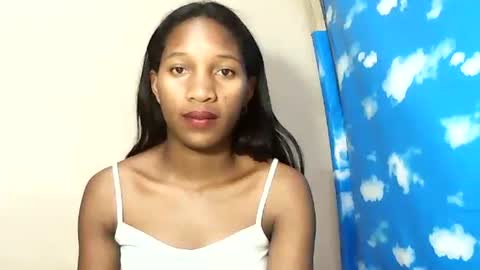 faniriah27 online show from October 6, 2025, 6:44 am