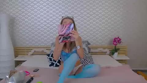 Fannie online show from March 31, 2026, 4:02 am