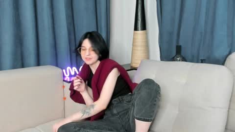 Mia online show from December 12, 2024, 10:34 am