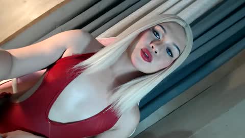 Snapshot of fantasticcock69_daniella chatting on December 18, 2025, 12:22 pm DANIELLA - DONT FORGET TO GIVE ME A THUMBSU UP online show from December 18, 2025, 12:22 pm