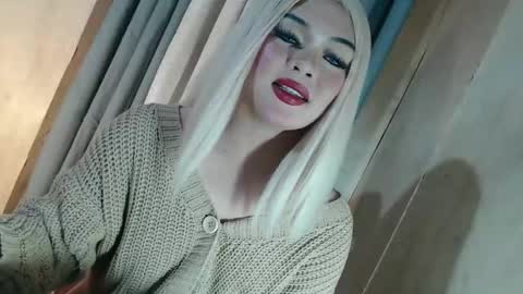 Snapshot of fantasticcock69_daniella chatting on May 17, 2026, 10:28 pm DANIELLA - DONT FORGET TO GIVE ME A THUMBSU UP online show from May 17, 2026, 10:28 pm