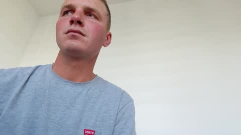 Snapshot of farafonoff chatting on November 8, 2025, 7:41 am farafonoff online show from November 8, 2025, 7:41 am