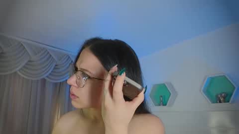 Snapshot of farahh_magdaly chatting on November 5, 2025, 12:05 pm Farah online show from November 5, 2025, 12:05 pm