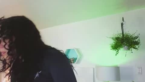 Snapshot of farahh_magdaly chatting on November 13, 2025, 12:04 pm Farah online show from November 13, 2025, 12:04 pm