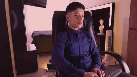 farid_jake_ online show from October 2, 2025, 7:43 pm