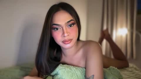Snapshot of farrahmoanx chatting on May 10, 2026, 6:13 pm farrahmoanx online show from May 10, 2026, 6:13 pm
