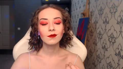 Fascinating   Eyes online show from June 18, 2026, 8:24 pm