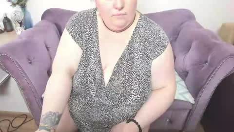 Snapshot of fashiona chatting on May 26, 2026, 12:12 pm fashiona online show from May 26, 2026, 12:12 pm
