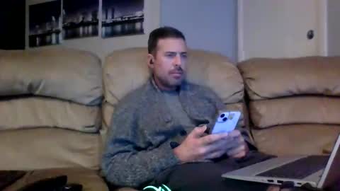 Snapshot of fat_dick_brian chatting on January 15, 2026, 2:32 pm FATdickBOY online show from January 15, 2026, 2:32 pm