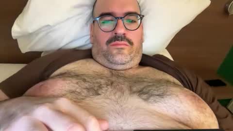 Snapshot of fatandfurry chatting on November 26, 2025, 10:22 pm Mammouth online show from November 26, 2025, 10:22 pm