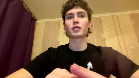 Snapshot of faustfrost chatting on January 6, 2026, 7:06 pm Faust online show from January 6, 2026, 7:06 pm