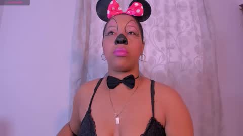 Snapshot of faver_1 chatting on October 31, 2025, 12:06 pm Faver online show from October 31, 2025, 12:06 pm