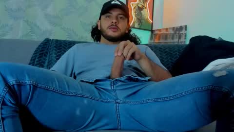 favid95 online show from October 31, 2025, 3:35 pm