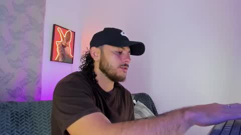 favid95 online show from November 11, 2025, 2:44 am