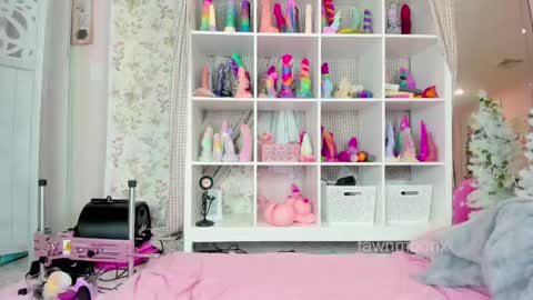 fawnmoonx online show from December 7, 2024, 7:05 am