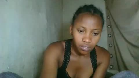 fayence09 online show from December 13, 2025, 11:54 pm