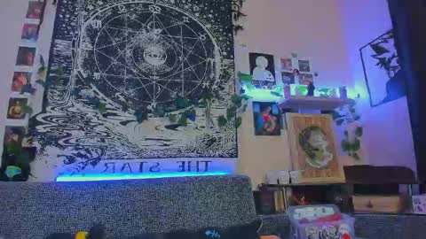 Diva online show from December 4, 2025, 1:48 am